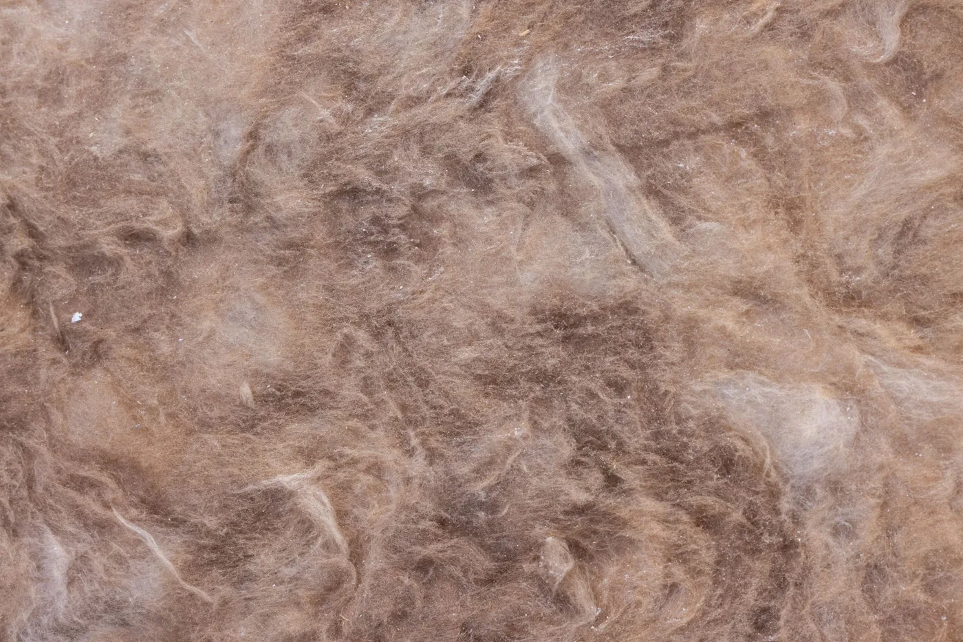 Wełna mineralna — struktura materiału izolacyjnego na poddasze